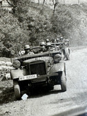 aa561 - Wehrmacht Heer soldiers in 4x4 vehicle column