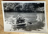 aa701 - Wehrmacht Heer soldiers crossing river in inflatable boat