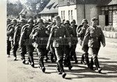 aa702 - Wehrmacht Heer soldiers marching past Reichsjägerhof  Braunschweig