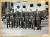aa810 - c1950 dated photo - Berlin VP Volkspolizei with converted Third Reich Tschakos