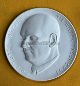 sd001 - Ernst Thaelmann large cased Meissen porcelain presentation plaque table medal
