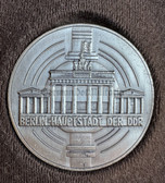 sd003 - Stadtkommandantur Berlin der NVA - Berlin City Commander - cased presentation plaque table medal