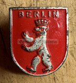 oa119 - Berlin crest badge
