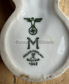 aa981 - c1942 dated Kriegsmarine - porcelain salt and pepper dish