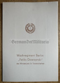 ab458 - 10 - MfS Stasi Wachregiment Feliks Dzierzynski folder for FOTO VOR DER ENTFALTETEN TRUPPENFAHNE award