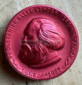 oa043 - c1953 badge to commemorate the 70th anniversary of Karl Marx