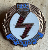 oa025 - c1960s enamel FDJ Kontrollposten badge