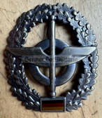 bw039 - West German Army beret badge - Nachschub Supplies & Logistics