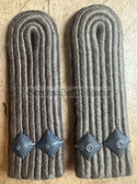 sbfd022a - c1960s old type - FELDDIENST LEUTNANT - all branches of the army and border guards - pair of shoulder boards