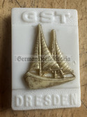 jm037 - c1960s GST Dresden series badge - sailing
