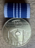 om149 - 18 - Berlin Construction Central Youth Project of the FDJ Medal of Merit in Gold