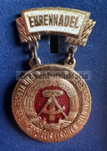 ac319 - honour needle of the East German Education System in box