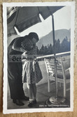 ac395 - Adolf Hitler with young girl German postcard