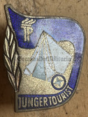 gw323 - Pionierorganisation Young Pioniers badge - c1960s Young Tourist - enamel