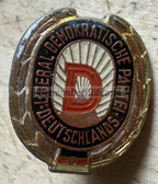 gw337 - LDPD East German Liberal Democratic Party gold honour badge