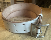 wo435 - 5 - white leather belt - MdI marked - Wachregiment & Honour Guards - 120cm long