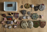 ft001 - lot of East German medals, badges, pins - bargain corner