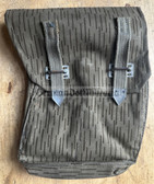 gw101 - mid 1960s early NVA & Grenztruppen AK mag pouch in Strichtarn - curved with D-ring