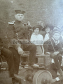ad284 - German pre-WW1 soldier photo - Ulan with sword, children & civilians