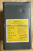 gw193 - original NVA & Grenztruppen storage and transportation tin for handheld flare signals