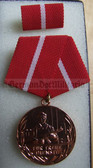 om905 - 3 - KAMPFGRUPPEN - long service medal in bronze - East German Workers Militia
