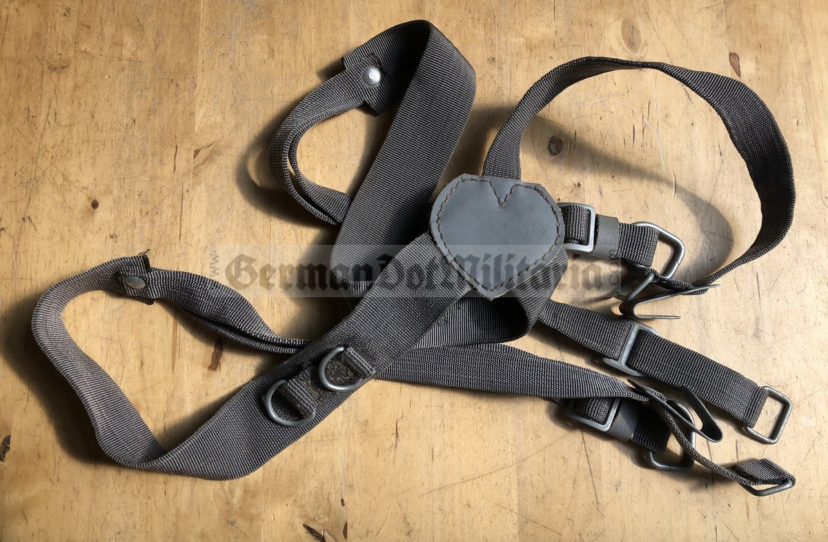 wo458 - 12 - c1960s/70s NVA army webbing Y-straps Tragegestell with ...
