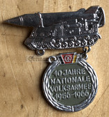 oa013 - c1966 very scarce NVA 10th anniversary badge