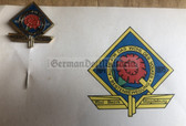 ag124 - DR Deutsche Reichsbahn Magdeburg Bester Badge with award cert and other cert to same man in folder