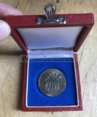 oo027 - c1981 SED Party Conference Bezirk Cottbus - cased presentation medal coin in nice case