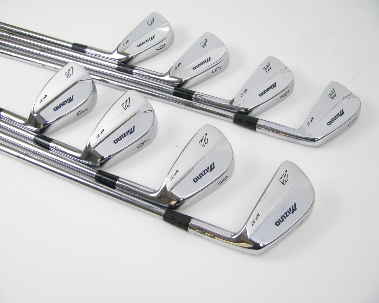 mizuno 37