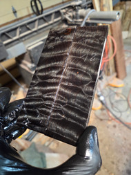 Quilted Maple  stabilized scales black 1.20.26.003