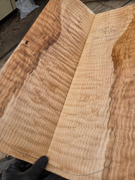 Quilted maple Bookmatch 4.1.26.001