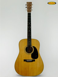 Martin D-28, Natural, w/case