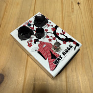 Used Way Huge WHE302G-R Geisha Drive, Red