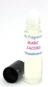 Marc Jacobs type (W) 1/3 oz. roll-on bottle