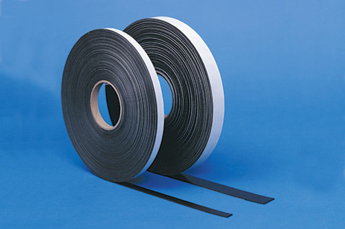 A photograph of a 06490 50' magnetic label roll.