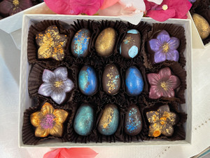 Robin's Eggs and Flowers, 15-piece box
