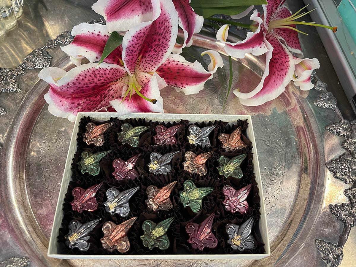 Fleur de Lys, 20-piece box - Flourish Chocolate