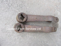 Hydraulic Cross Shaft Arms (E27N) USED - UP139 