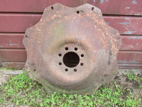 DB 880 Selectamatic Wheel Centre (may fit others) to fit 32 inch rim. USED. UP338