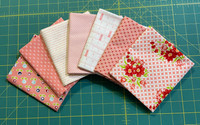 Moda Fabric - Bonnie & Camille - Petite Fat Quarter Bundle - Pink (Set A)
