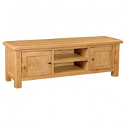An extensive collection of hand crafted rustic oak furniture. This range has all the attributes of classic oak furniture, including : extra think tops, generous proportions and antique hardware. This collection exudes the warmth and quality that only solid wood furniture can offer.