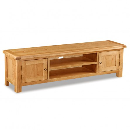 An extensive collection of hand crafted rustic oak furniture. This range has all the attributes of classic oak furniture, including : extra think tops, generous proportions and antique hardware. This collection exudes the warmth and quality that only solid wood furniture can offer.