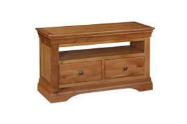 The range is an absolute must have. This piece is beautifully hand-crafted with solid oak, that will give the impression of rustic, bright and elegant taste to any household.