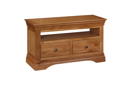 The range is an absolute must have. This piece is beautifully hand-crafted with solid oak, that will give the impression of rustic, bright and elegant taste to any household.