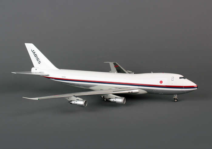 BBOXJA123 AVIATION200 Jal Cargo 747-200 1/200 JA8165 Model