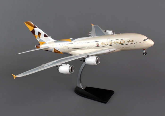 etihad toy plane