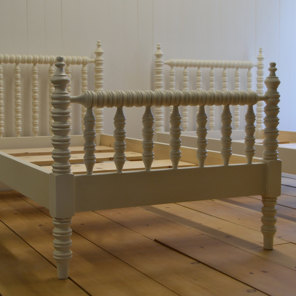 Children's Winona Spindle Bed English Farmhouse Furniture