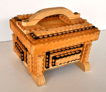 TRAMP ART JEWELRY BOX - by Geo G Borum (1913--2012)