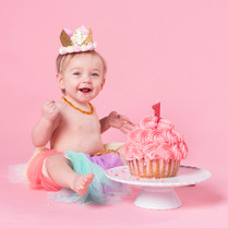 1st birthday cake smash image by Emotion Studios